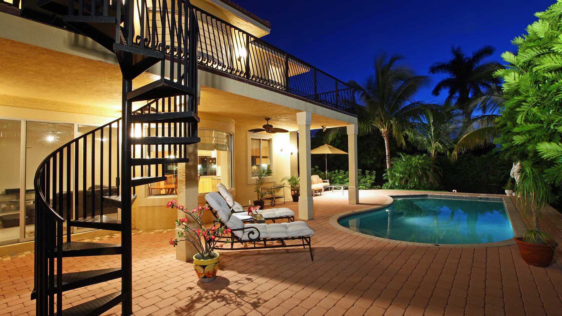 7_40-Bimini-Cove_Makris
